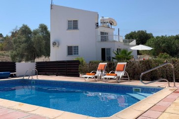 Villa With Pool in Lysos